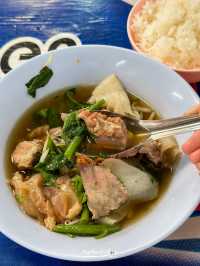 ทานก๋วยเตี๋ยวเนื้อเจ้าเก่า 50 ปีย่านดุสิต🍜