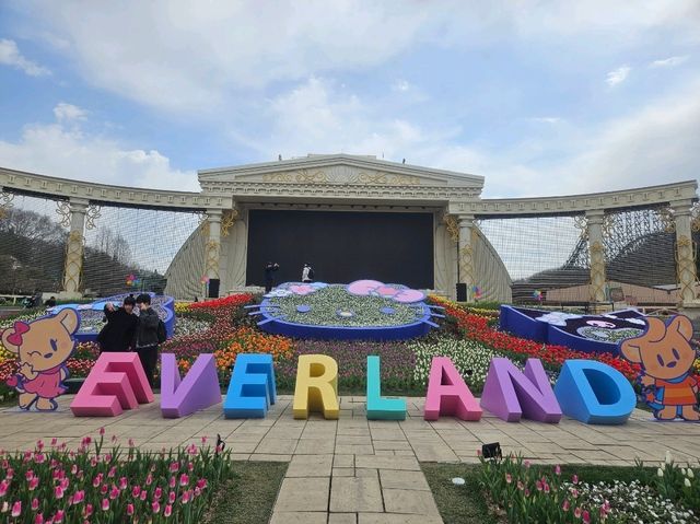 Back to the childhood at Everland