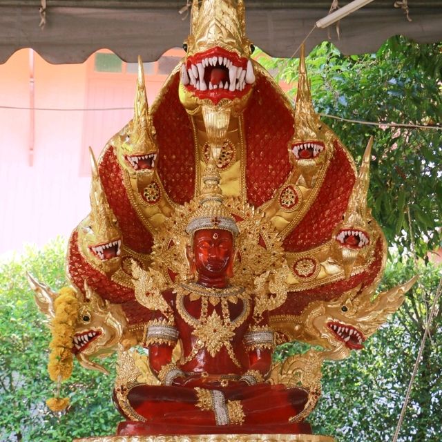 ขอพรหลวงพ่อสมปรารถนา วัดโบสถ์