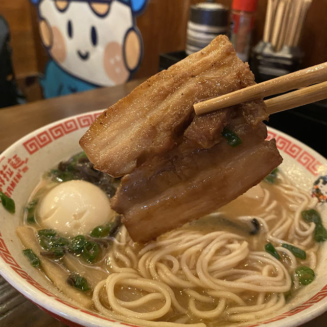 可愛卡通拉麵店😍
