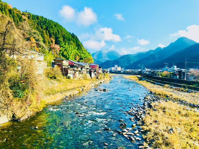 A quaint town steeped in history and natural beauty 🇯🇵