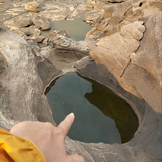 สามพันโบก