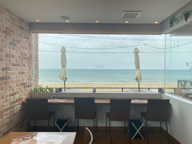 【福岡カフェ】海を眺めながら美味しいパフェとコーヒーを楽しめる