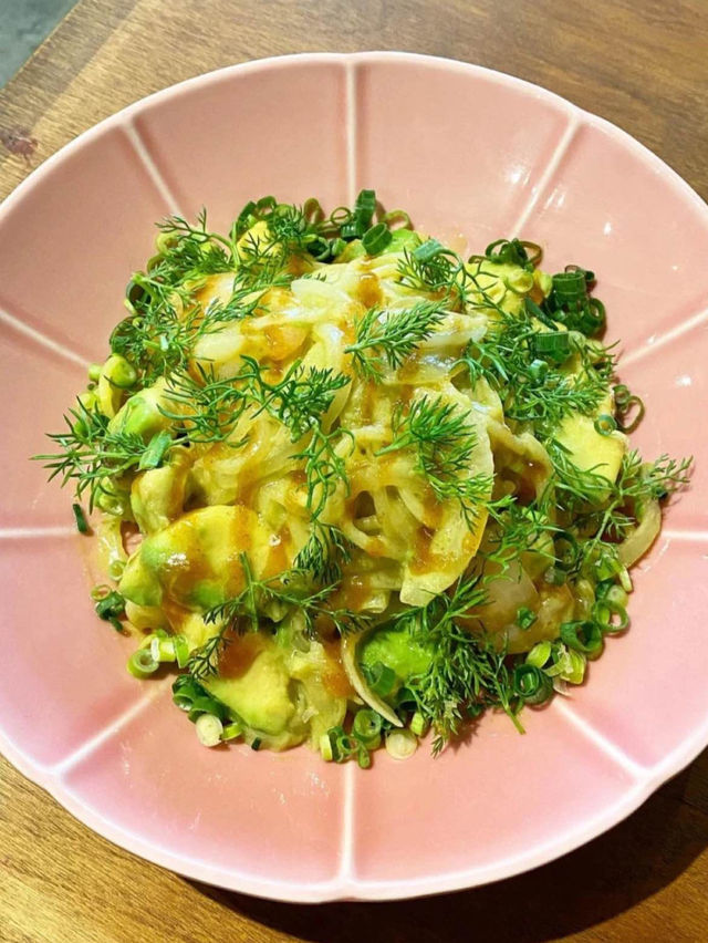 【福岡カフェ】ドライフラワーがたくさんの可愛い店内でパスタを楽しめる