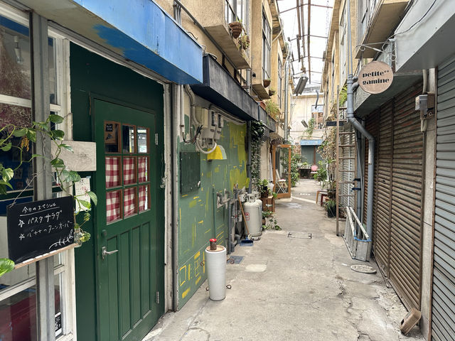 熊本・中央区。昭和33年の風景が残る場所『河原町繊維問屋街』