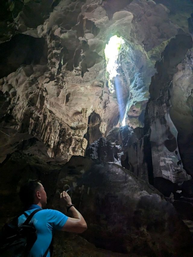 Exploring Gua Niah 