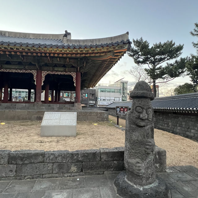 Gwandeokjeong Palace
