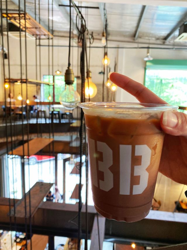 Industrial-themed cafe that you need to visit 🏭🏗️