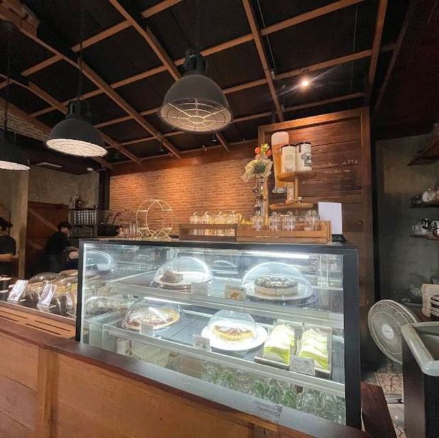.เติมกาแฟ..คาเฟ่บ้านต้นไม้