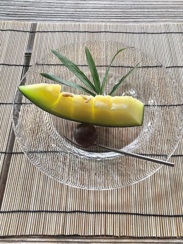 高知 / 湖畔を眺めながらの朝食