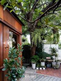 🦌 Little Hideout ร้านที่ขนมเค้กน่ารักมาก