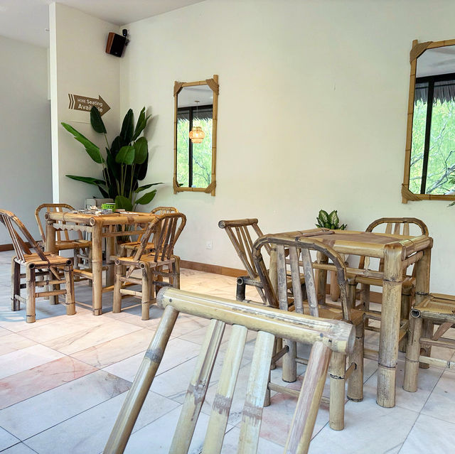 Fat Bamboo Cafe: A Refreshing Gem in Putuo village Kulai