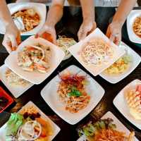 บุฟเฟ่ต์อาหารกลางวันสุดคุ้ม!