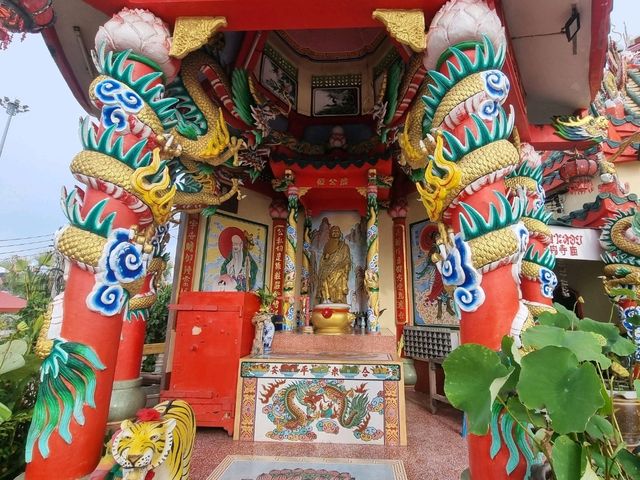 วัดเกาะลอย ศรีราชา