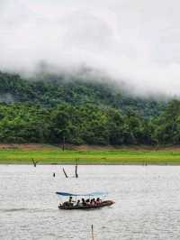 ล่องเรือชมเมืองเก่าสังขละบุรี