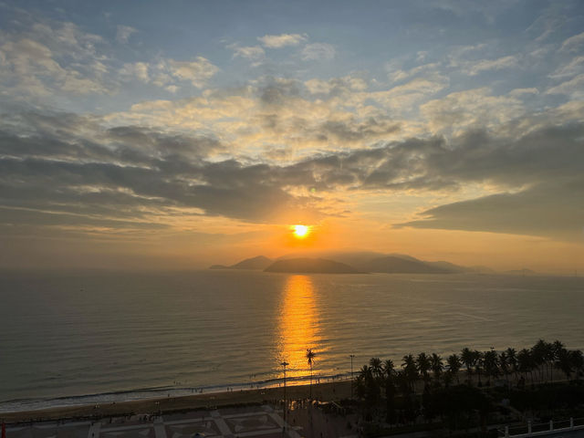 Holi Panorama โรงแรมวิวทะเลแบบจึ้งมาก 🌴✨