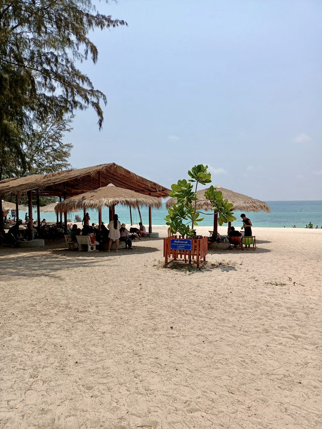หาดลูกลม เกาะแสมสาร🏝️