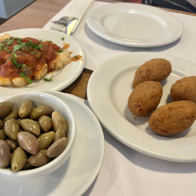 이비자 동네 맛집에서는 이렇게 먹는다!