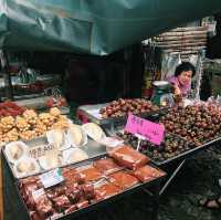 ตลาดร่มหุบ ในวันที่ฝนตก
