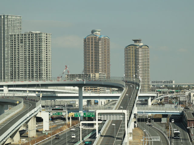 [東京散策] 欣賞東京灣摩登景色的臨海鐵道