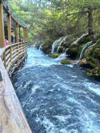 Jiuzhauguo Valley is a Perfect spot for Nature Lovers!