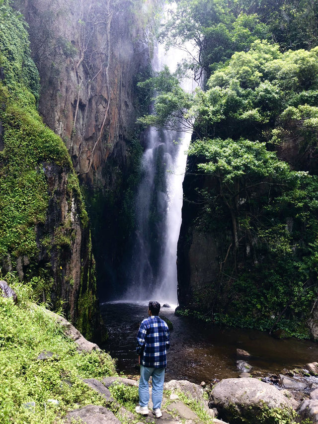 Stunning Hadabuan Naisogop Waterfall