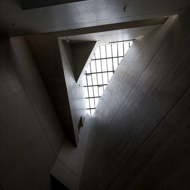 深圳市當代藝術與城市規劃館：城市與藝術的完美交融 🎨🏙️