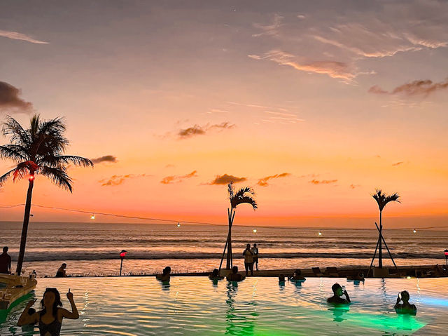 Mari Beach Club