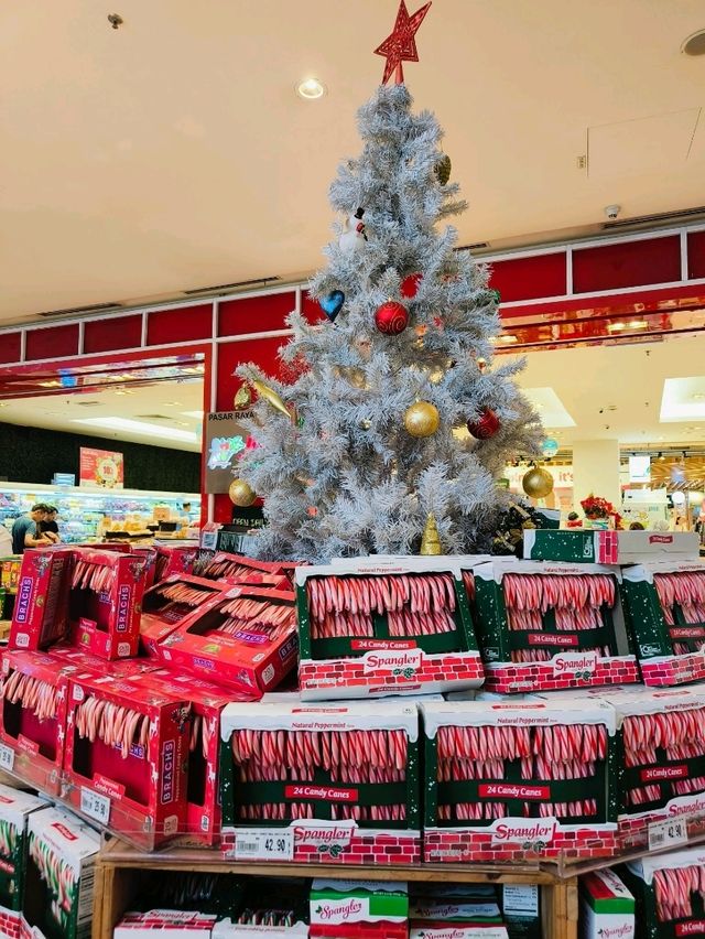 Make Every Moment Magical with Jaya Grocer’s Holiday Specials