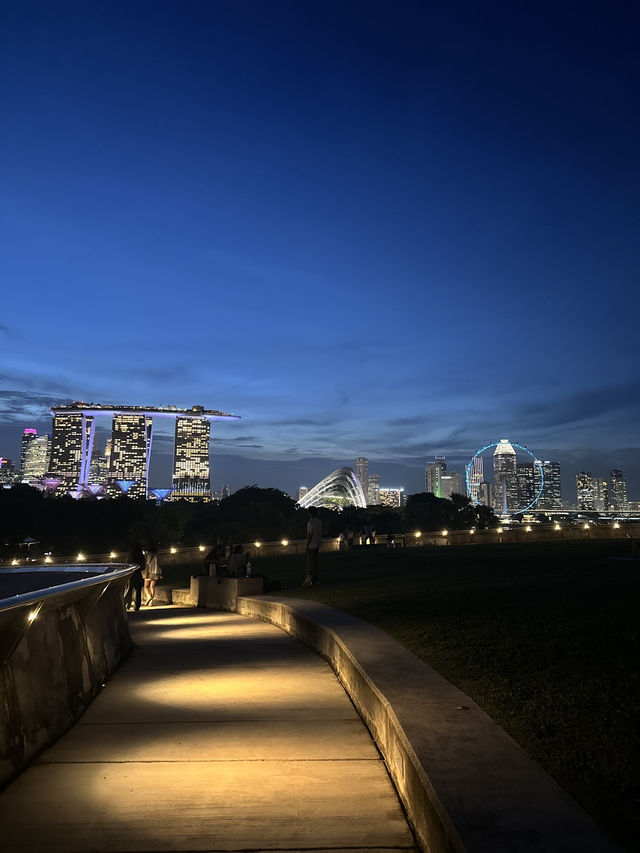 Night vibes in Singapore