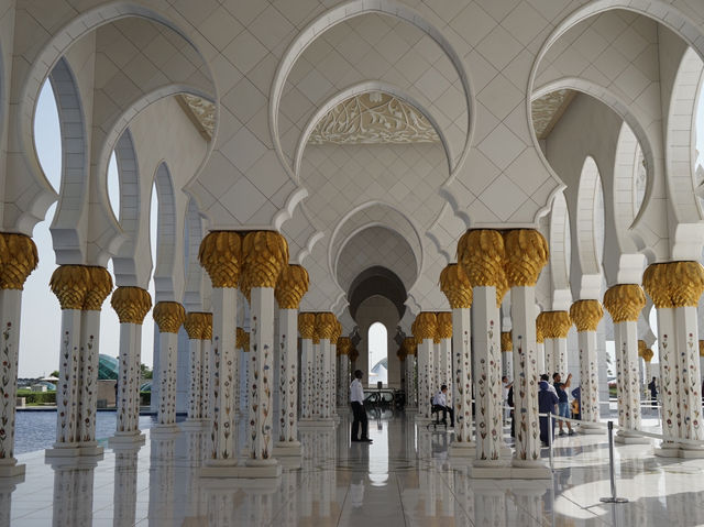 Majestic Experience at Sheikh Zayed Grand Mosque