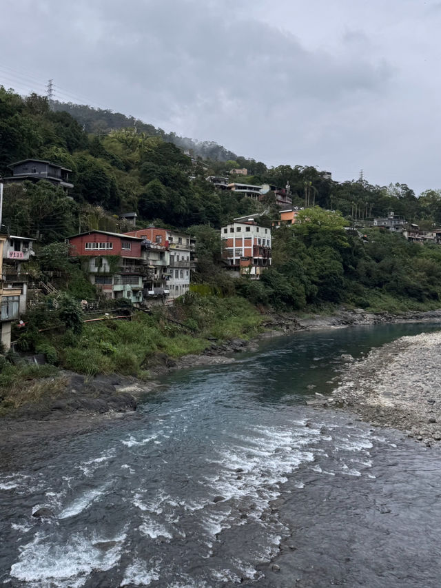 Wulai Scenic Train: A Tranquil Journey Through Lush Mountains and Stunning Landscapes