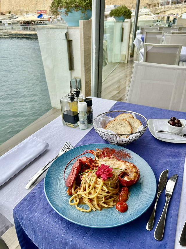 Great Solo Lunch by the Sea🏖️