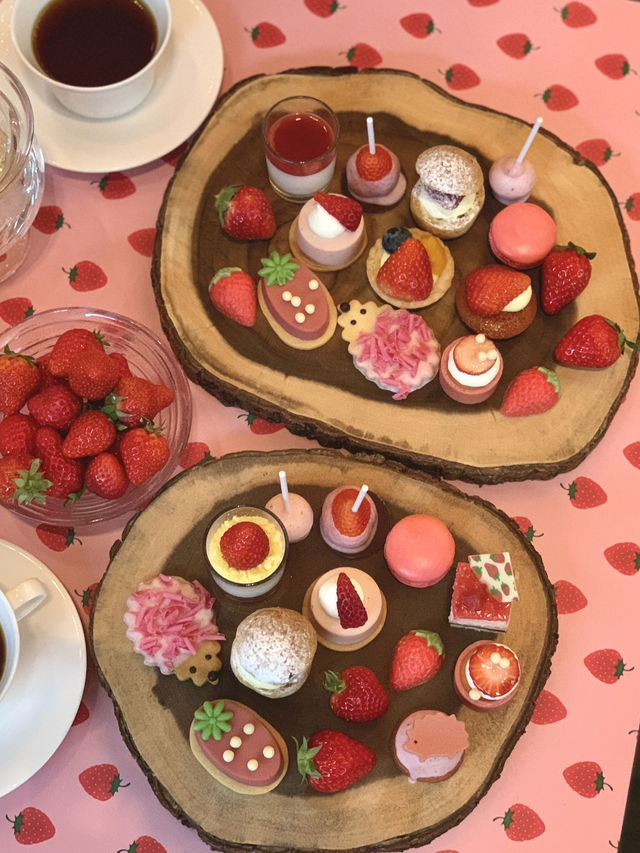 Strawberry Dreams at Brewer's Coffee & Bar🍓