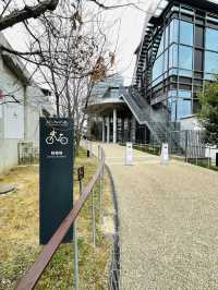 岐阜に来たらここ！スタバのある日本一美しい図書館