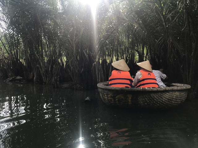 ล่องเรือกระด้ง ฮอนอัน เวียดนาม