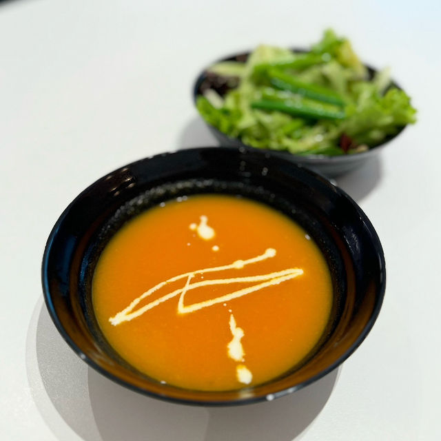 超靚嘅拉花咖啡🐍人氣咖啡店抵食午市套餐