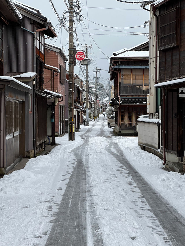 【金沢】雪景色のひがし茶屋街