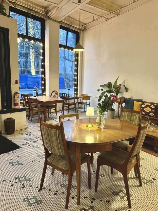 Cozy Breakfast at Nelson the Seagull Café☕️