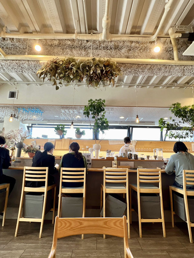 Trendy Café with Amazing Curry & Sweets – 202 Curry Do 🍛✨