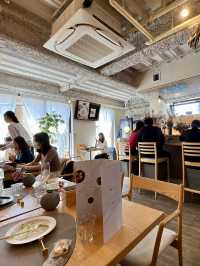 Trendy Café with Amazing Curry & Sweets – 202 Curry Do 🍛✨