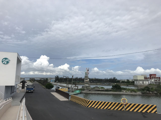 台南 六孔碼頭🌊 藍天碧海，心曠神怡！🏖️