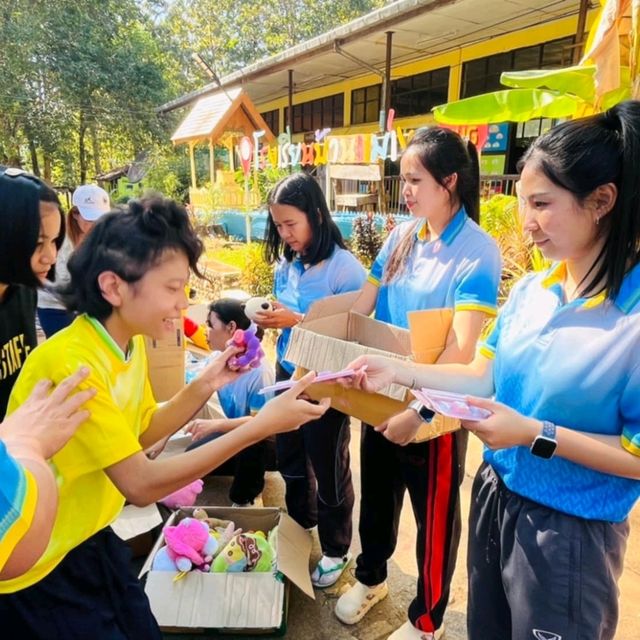 พบน้องๆโรงเรียนบ้านแม่เงา ต.แม่สวด จ.แม่ฮ่องสอน