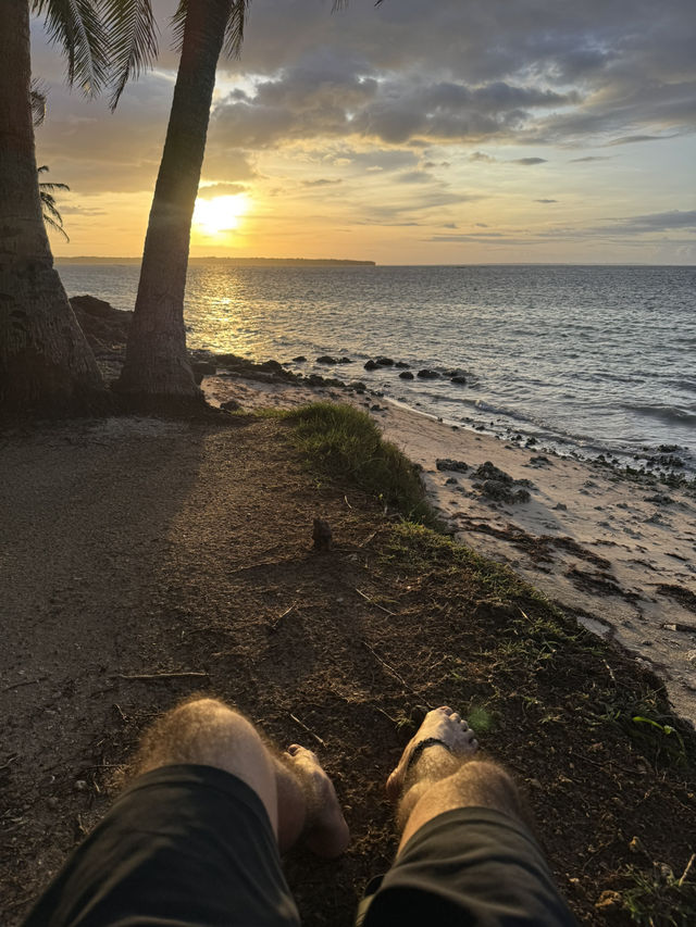 SOLO BEACH CAMP: NOISE OF THE WAVES