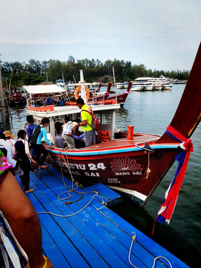 นั่งเรือเที่ยวเกาะไก่-เกาะปอดะ-หาดไร่เลย์