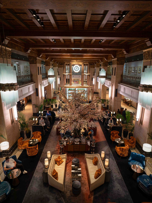 Fairmont Royal York – ロビーの建築美と歴史が息づく空間