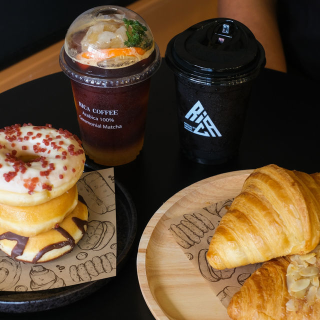 คาเฟ่สุดชิล ใจกลางตลาดบ้านโป่ง #ราชบุรี 🥐☕️🍂