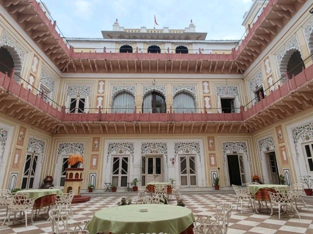 #拉克西米維拉斯皇宮飯店（Laxmi Vilas Palace）印度巴拉特普爾