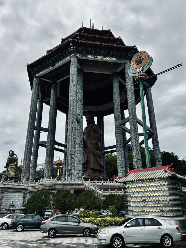 🌿 A Penangite’s Love Letter to Kek Lok Si Temple 🌸