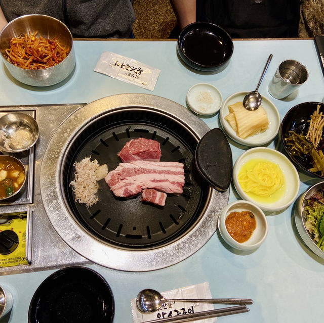 釜山人氣韓式燒肉店｜肉質新鮮＋桌邊服務